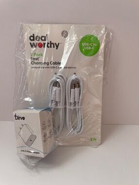 NWT White USB-C to USB-C Fast Charging Cable 2-Pack (3 ft)